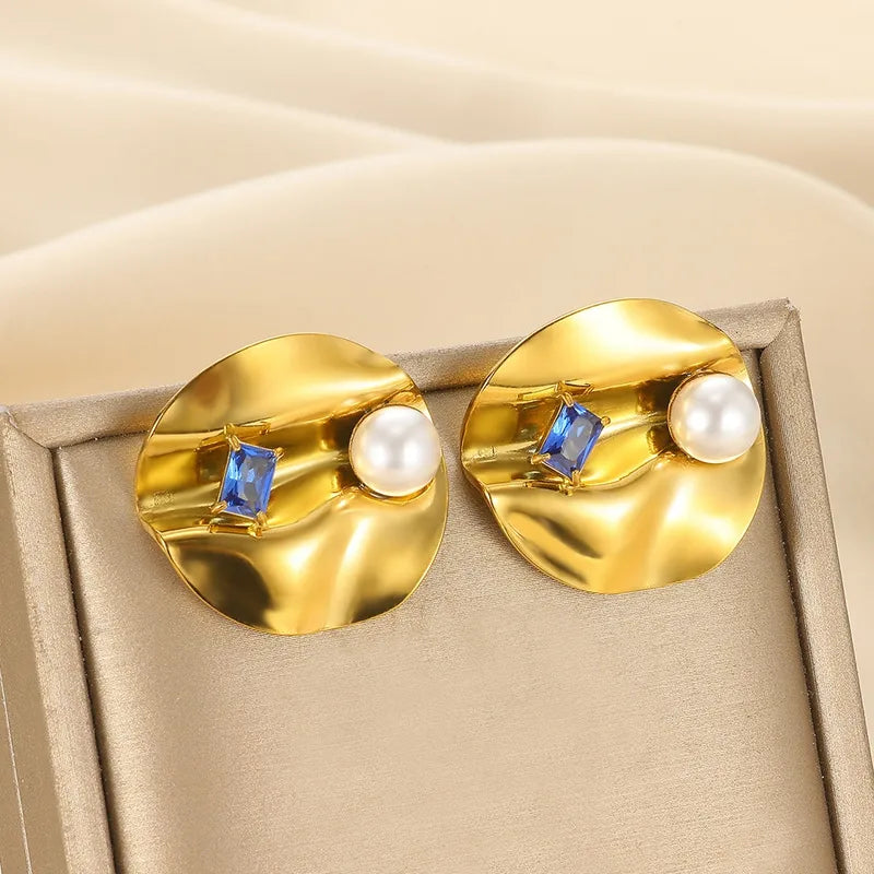 Mona Pearl Studs