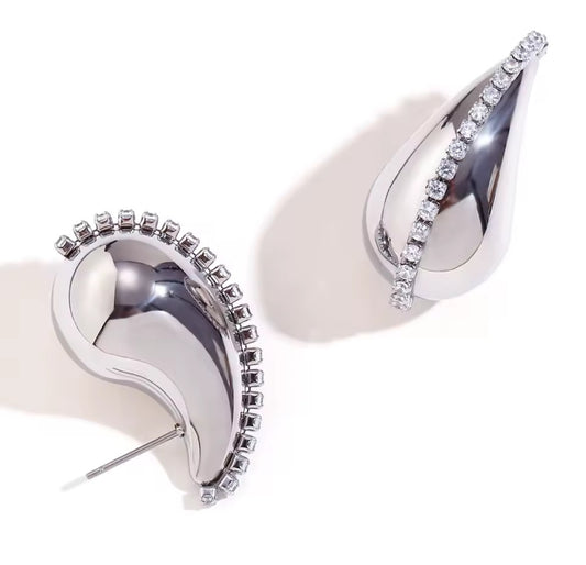 Midas Zircon Curve Earrings