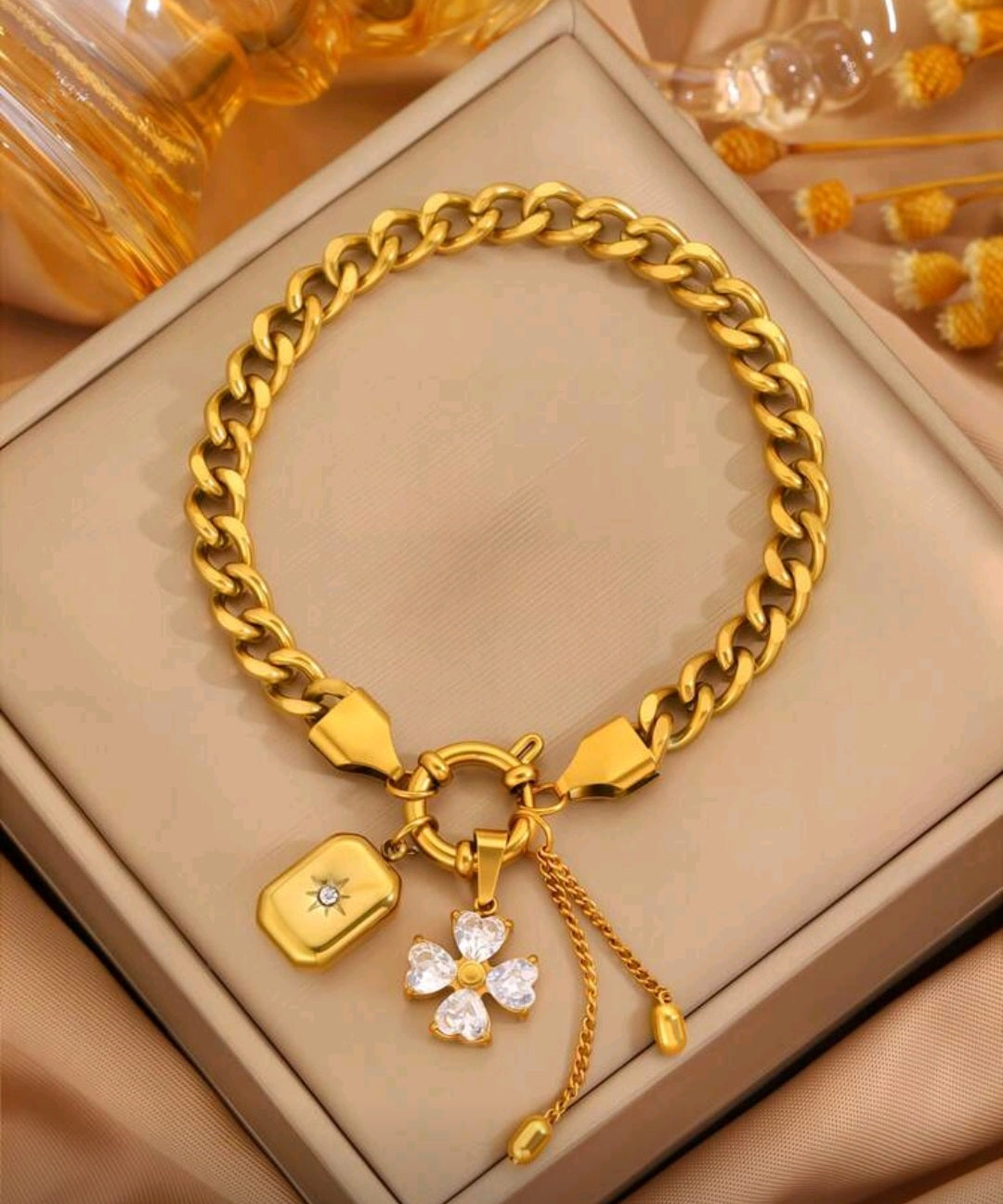 Flower charm Bracelet